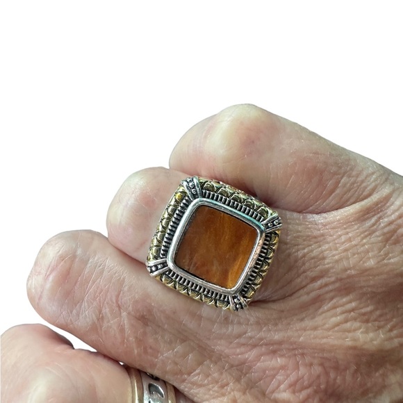 Vintage Style Mixed Metal Silver and Gold Ring - Picture 2 of 5